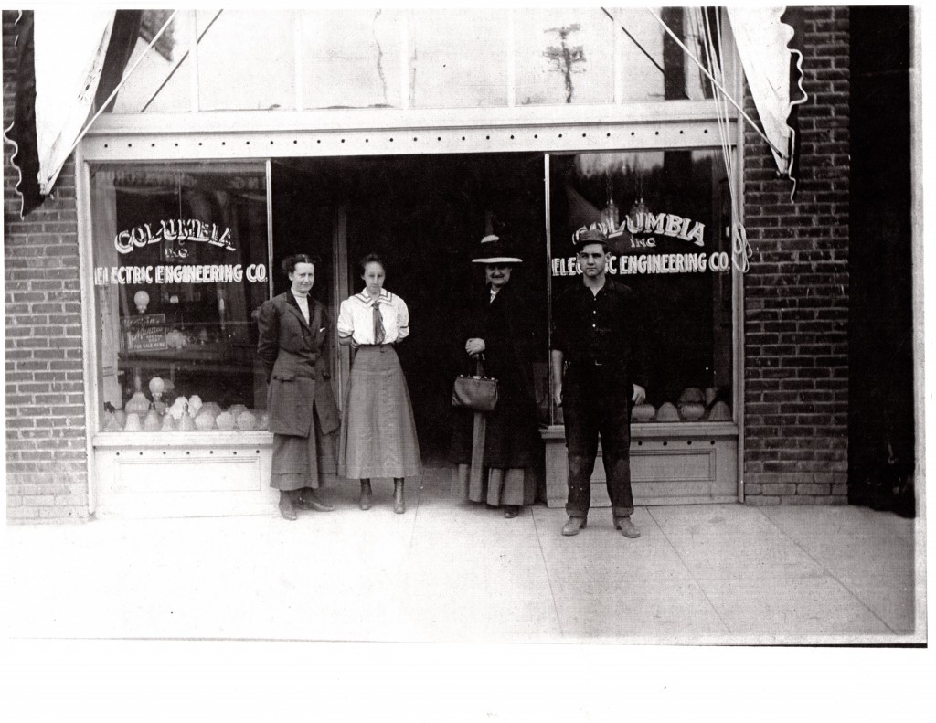 103 S Jersey in Holbrook Bldg. Gertrude Dearlove, Ella Edmonson, unknown, unknown