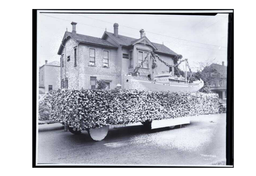 St Johns Float in Rose Festival